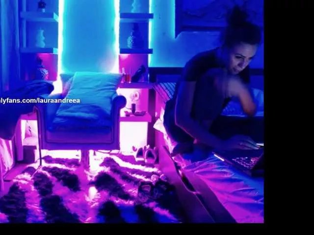 Freechat Antoniagold on BongaCams