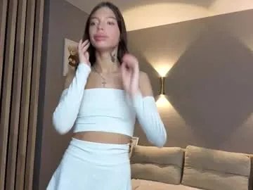 Freechat kittyummy on Chaturbate