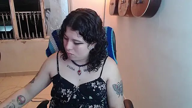 Freechat Smoke_trip_Alicia on StripChat